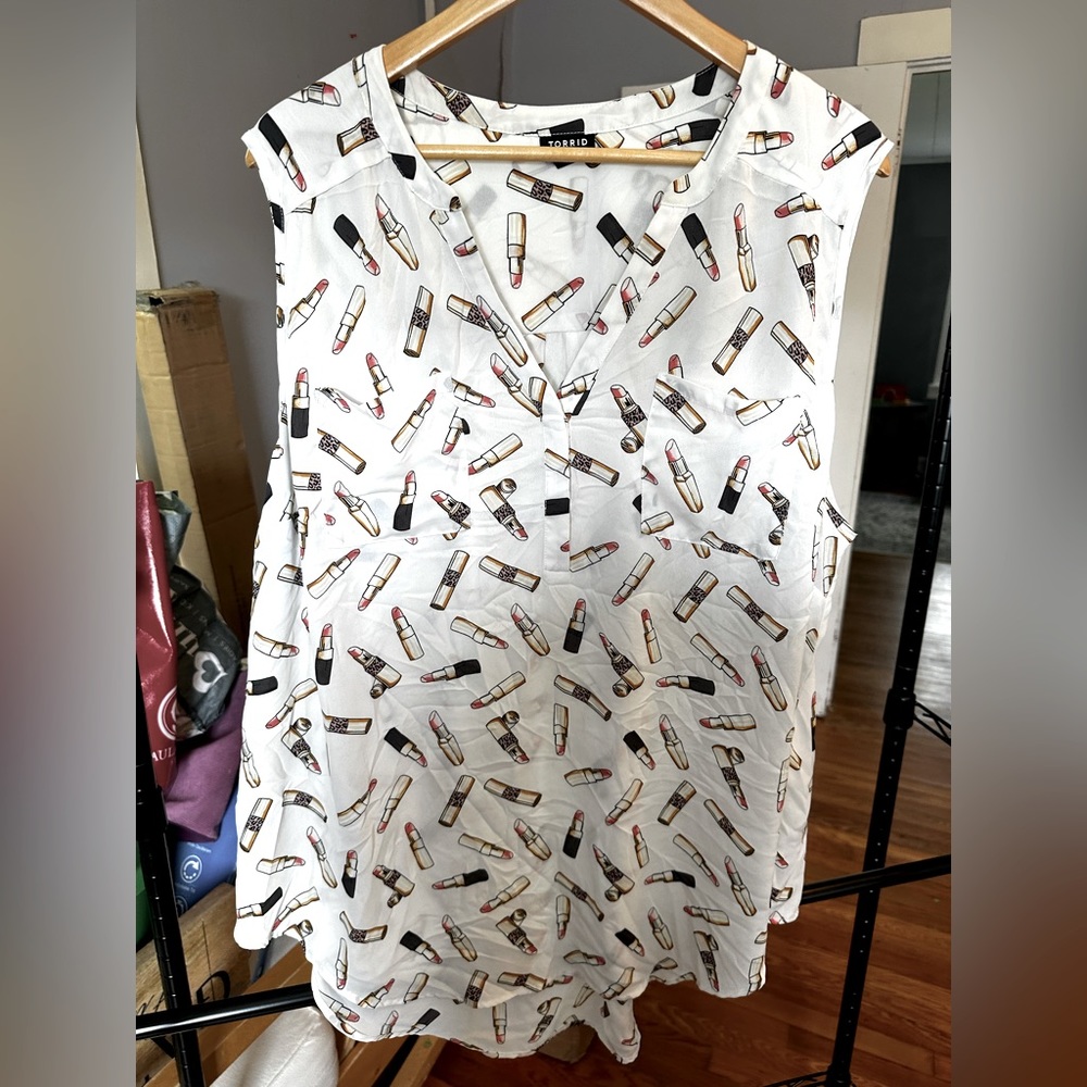 Chiffon sleeveless lipstick shirt | torrid |3X